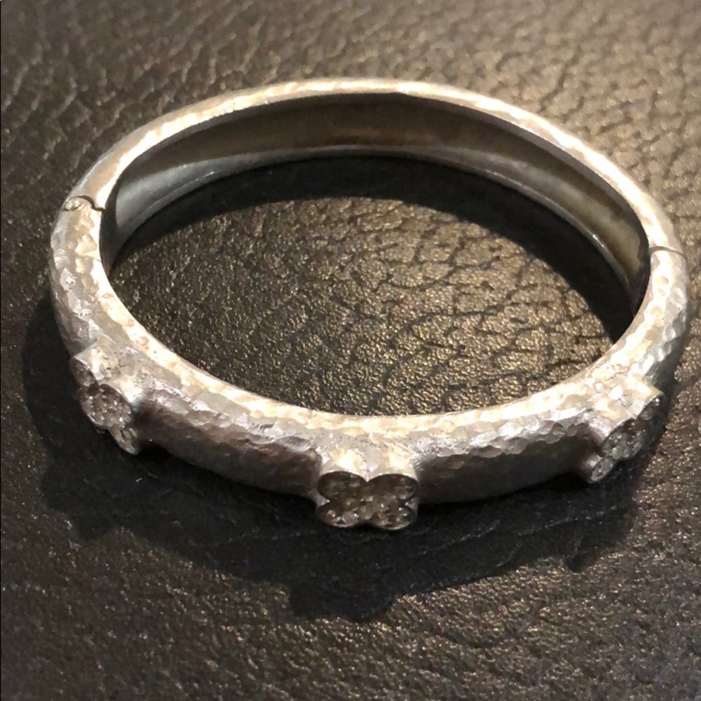 ⚡️Gorgeous silver bangle bracelet⚡️